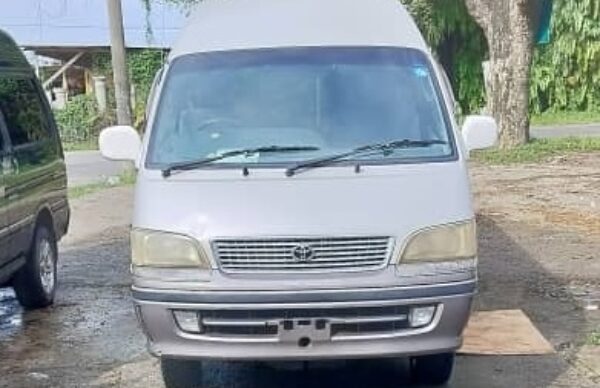 Toyota Hiace Campervan (MT-17)