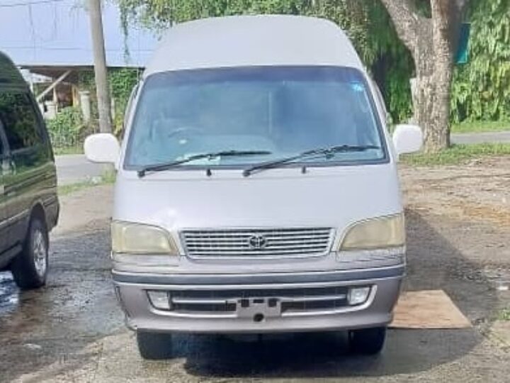 Toyota Hiace Campervan (MT-17)