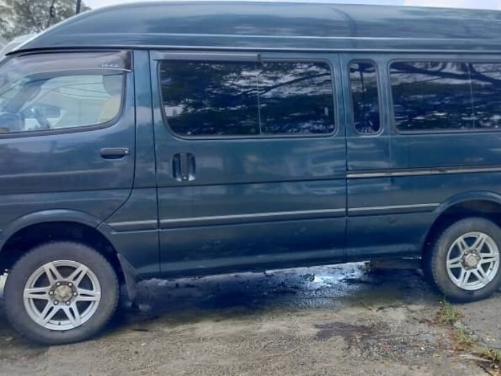 Toyota Hiace Campervan (MT-37)